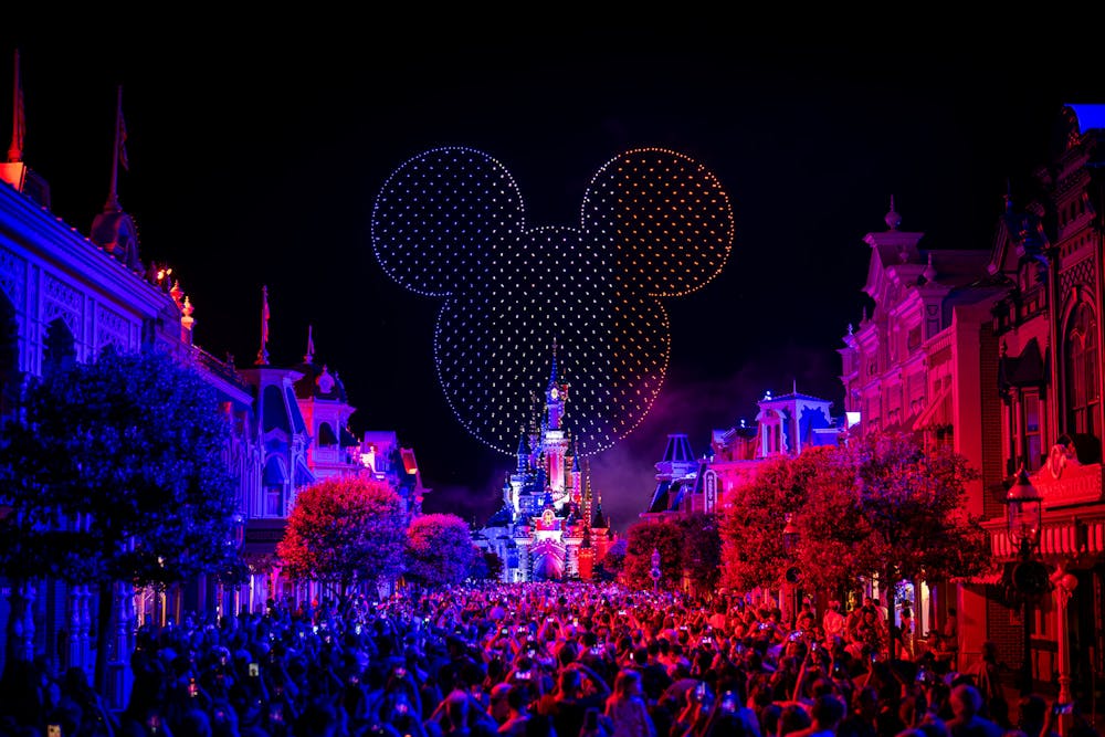 Record de drones à Disneyland Paris pour le feu d’artifice du 14 juillet 2023 !