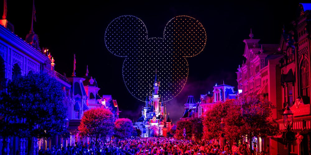 Record de drones à Disneyland Paris pour le feu d’artifice du 14 juillet 2023 !